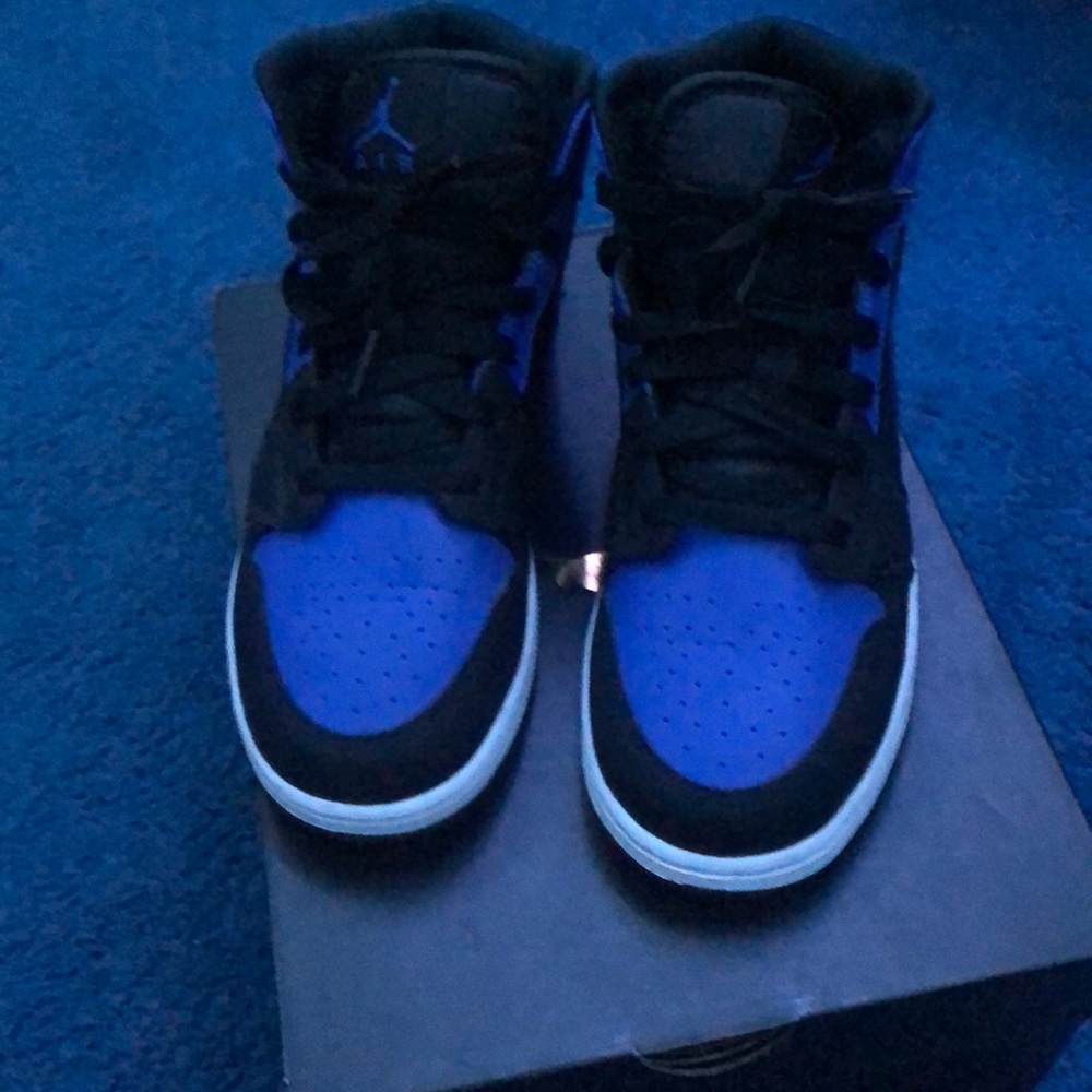 AIR JORDAN 1 MID 'HYPER ROYAL'